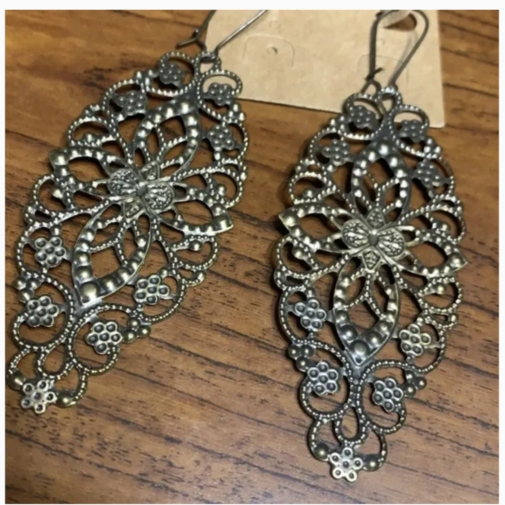 Antique Gold Filigree Earrings - Picture 1 of 4